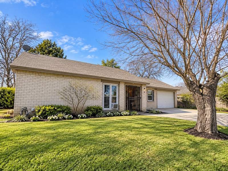612 W Mary Jane Dr, Killeen, a single-family house bought by PG Homes — three-quarter view